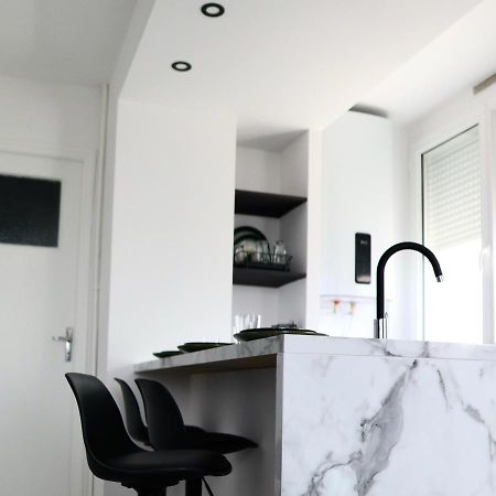 Appart- Hotel Love Room Yschool Troyes Exterior foto